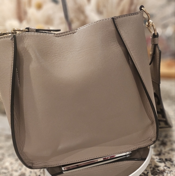 Stella McCartney Crossbody EUC - Picture 4 of 9